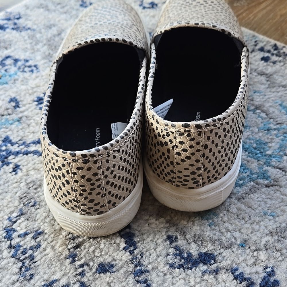 Womens TIME and TRU Animal Print Twin Gore Low Top Slip On Shoes / Size 6 - Picture 6 of 16